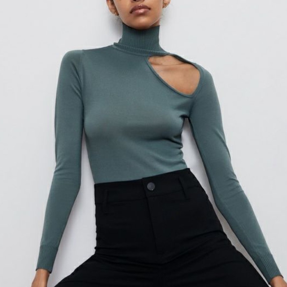 NWT // Zara Long Sleeve Cut Out Bodysuit